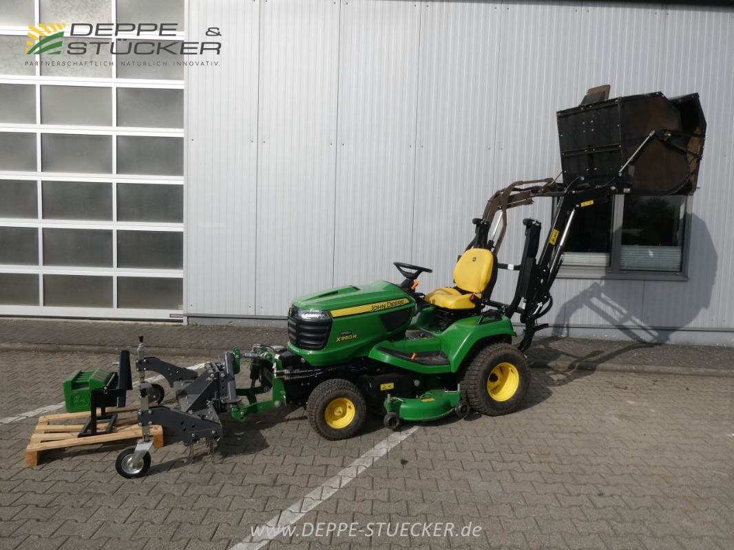 John Deere X950R mit Anbaugeräten gebraucht – Rasen und Grundstückspflege – Baujahr 2020 – Produktbild 1